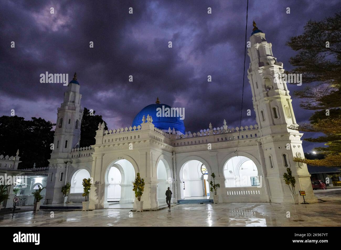 Ipoh, Malaysia - 2022. Oktober: Die Panglima Kinta Moschee stammt aus dem späten 19.. Jahrhundert am 19. Oktober 2022 in Ipoh, Malaysia. Stockfoto