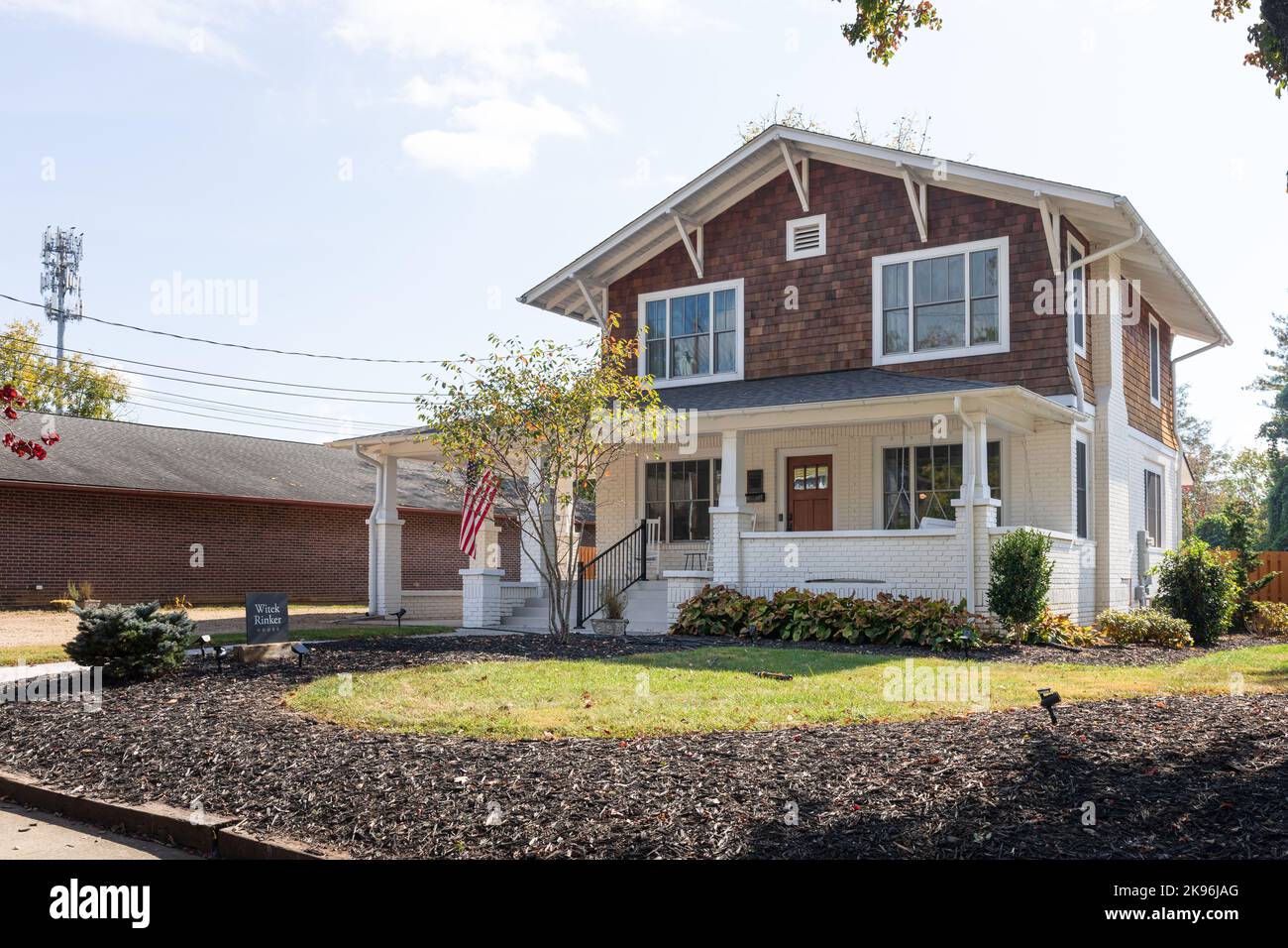 BREVARD, NORTH CAROLINA, USA-9. OKTOBER 2022: Das Witek Rinker House. Stockfoto