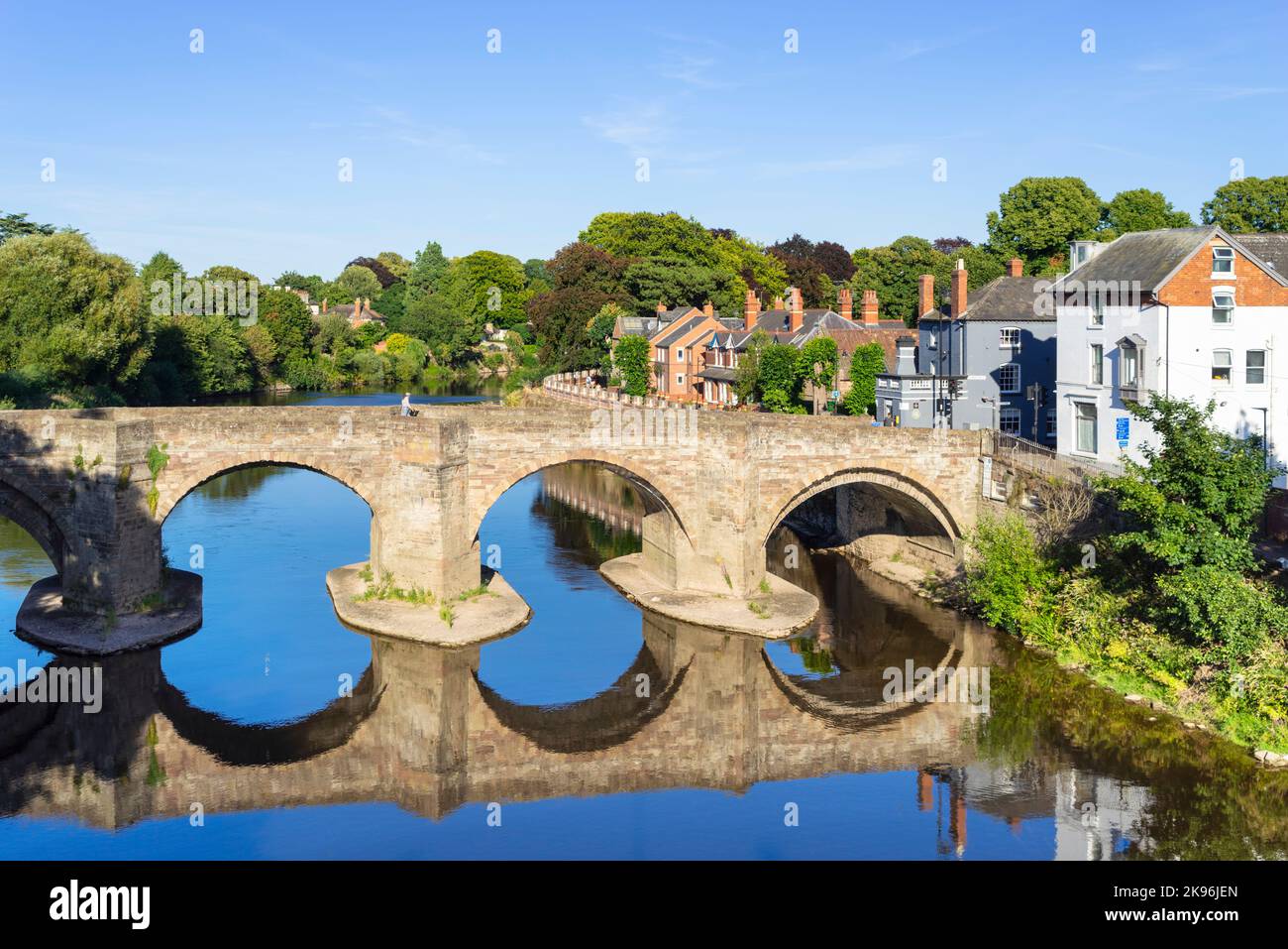 Hereford River Wye Reflections of the Old Bridge St martins st across the River Wye in Hereford Herefordshire England GB Europa Stockfoto
