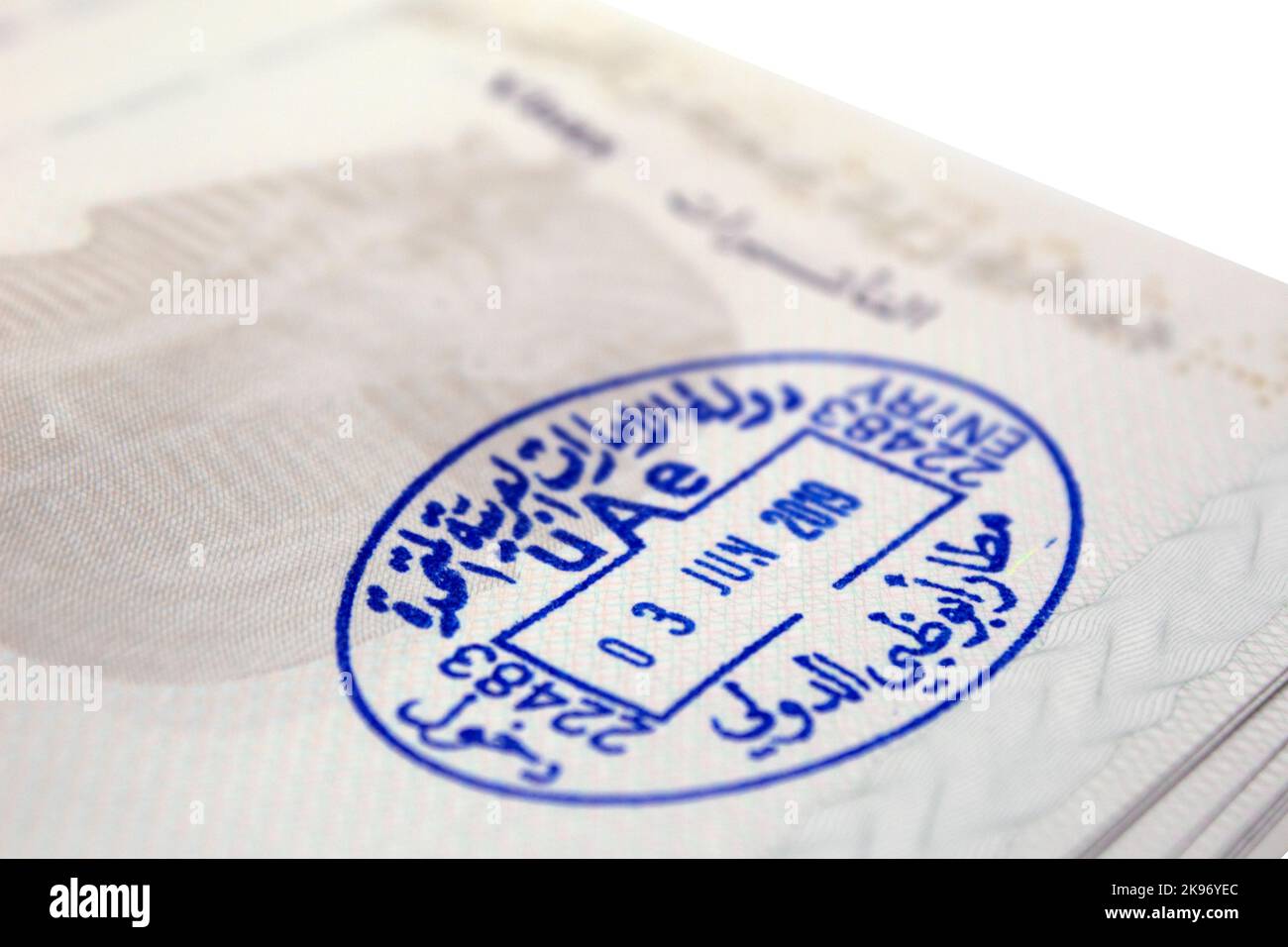 Reisepass mit Briefmarken isoliert auf wite Hintergrund Stockfoto