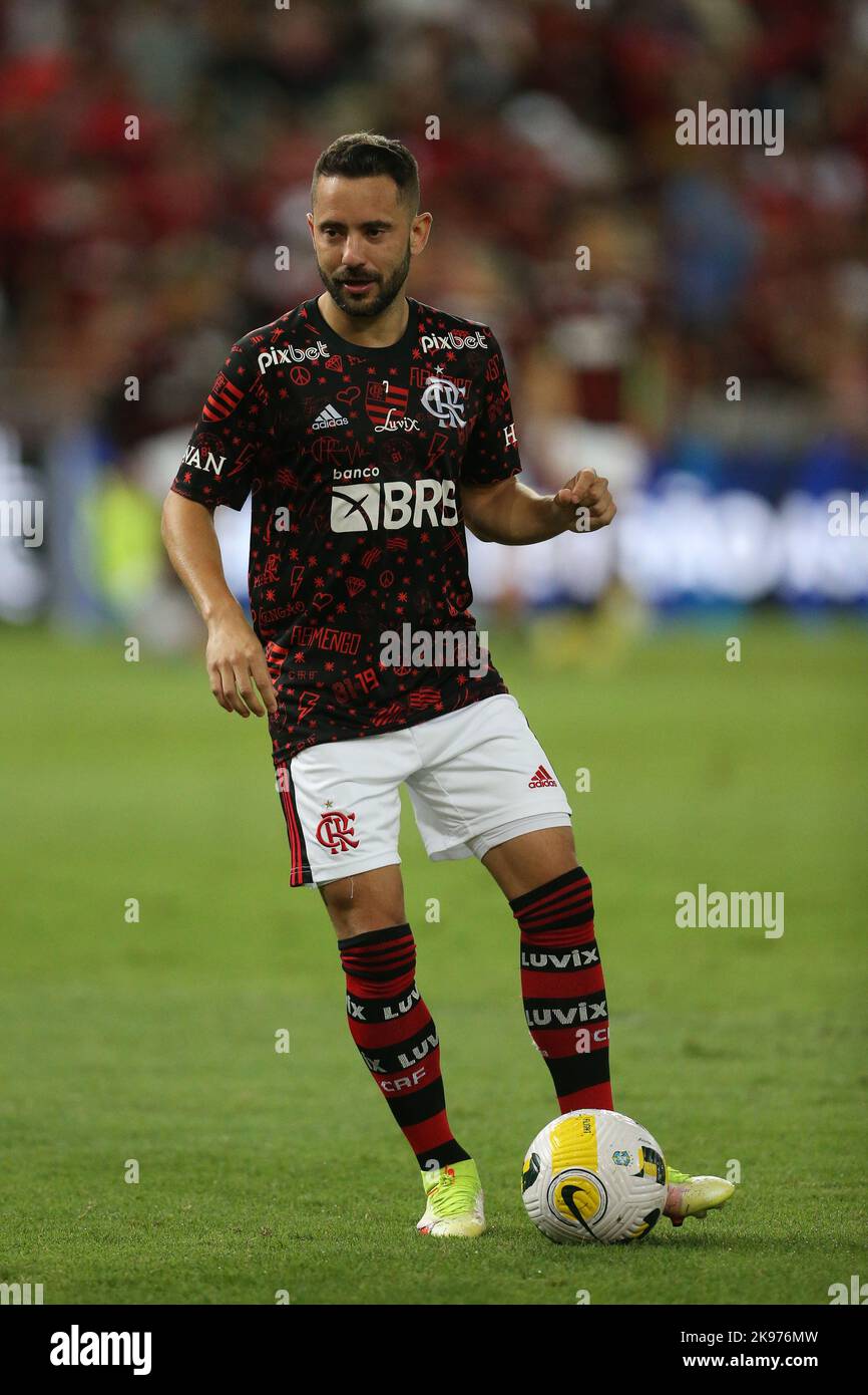 25.. Oktober 2022; Estádio do Maracan&#XE3;, Rio de Janeiro, Brasilien; &#xc9;verton Ribeiro von Flamengo, vor dem Spiel Flamengo und Santos, von Campeonato Brasileiro Série A 2022 Stockfoto