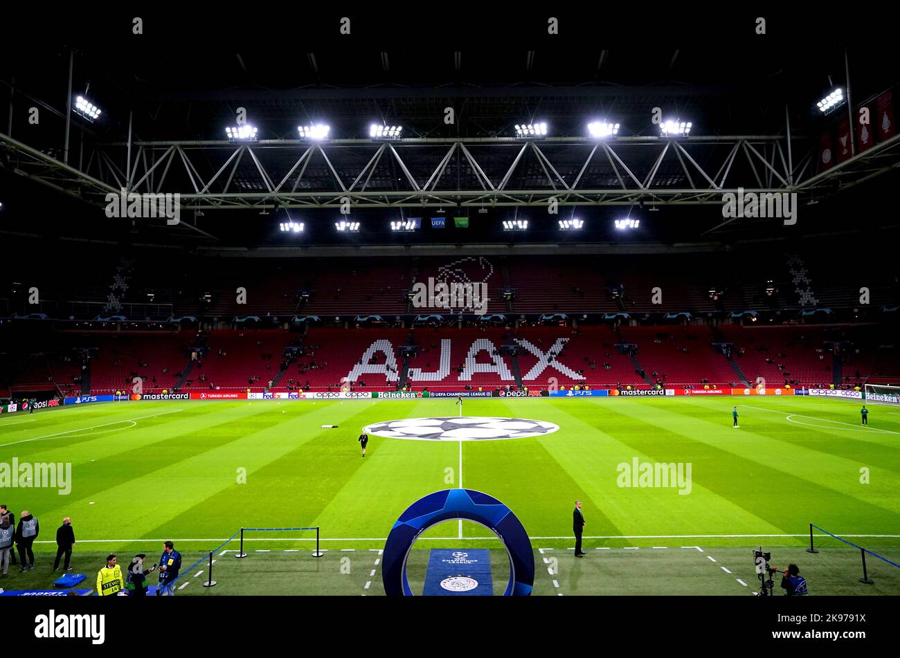 Eine Gesamtansicht des Stadions vor dem Spiel der UEFA Champions League-Gruppe A in der Johan Cruyff Arena in Amsterdam, Niederlande. Bilddatum: Mittwoch, 26. Oktober 2022. Stockfoto