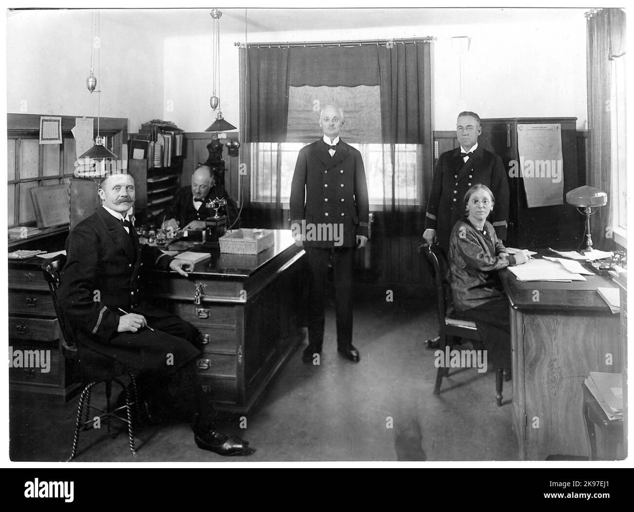 Personal bei der Frachtexpedition. State Railways, SJ. Stockfoto