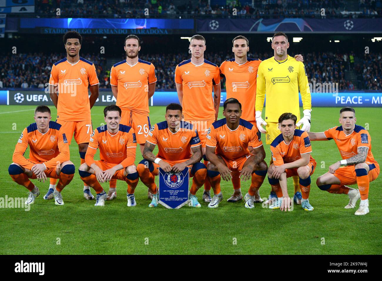 (Von links nach rechts, von vorne nach hinten) Malik Tillman der Rangers, Ben Davies, Leon King, James Sands, Torwart Allan McGregor, John Lundstram, Scott Wright, James Tavernier, Alfredo Morelos, Ridvan Yilmaz und Ryan Kent während des UEFA Champions League-Spiels Im Stadio Diego Armando Maradona in Neapel, Italien. Bilddatum: Mittwoch, 26. Oktober 2022. Stockfoto