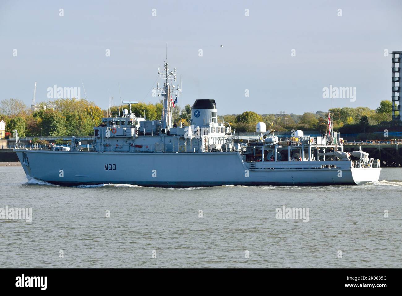 Royal Navy Minesweeper HMS Hurworth M39 an der Themse in London Stockfoto