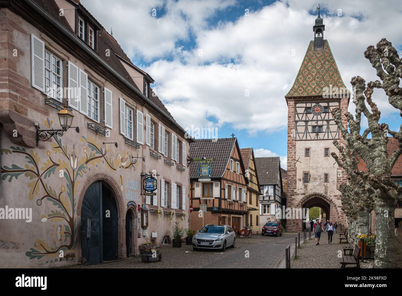 Traditionelle alte elsässische Häuser in Ribeauville im Elsass im Departement Haut-Rhin der Region Grand Est in Frankreich Stockfoto