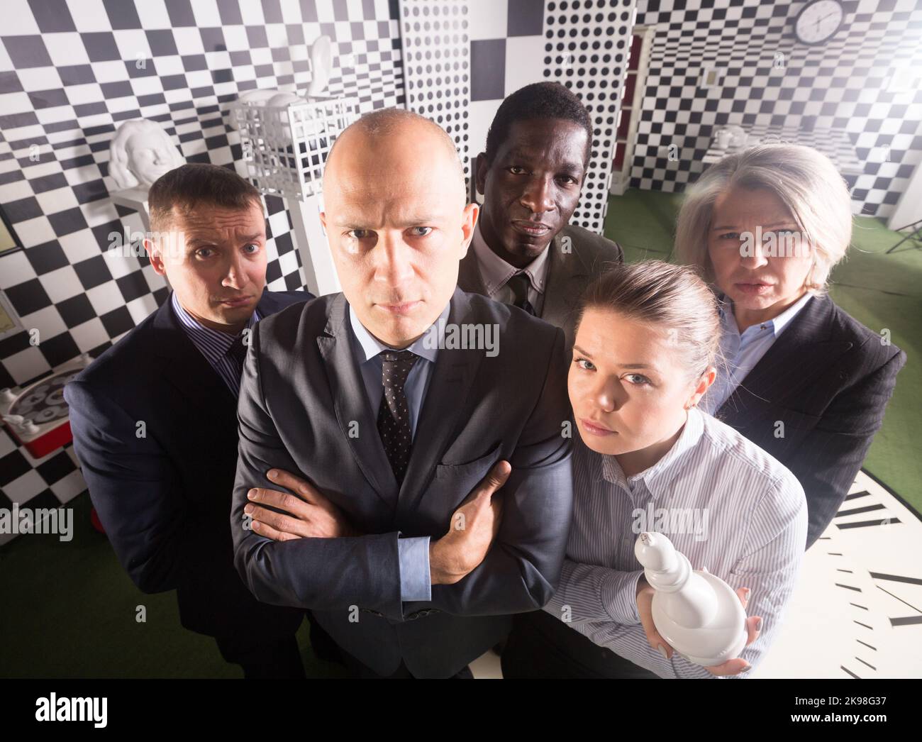 Verdächtige Geschäftsleute Stockfoto