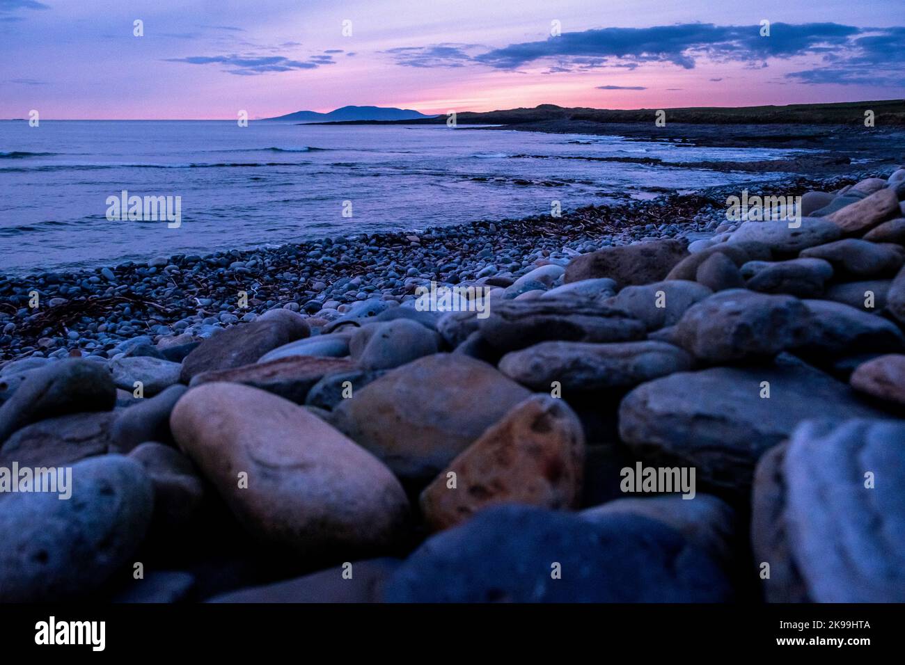 Felsen an der Küste bei Streedagh Point, County Sligo, Irland Stockfoto