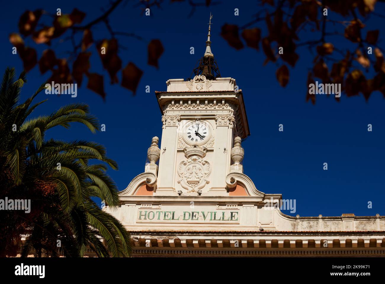 Hafenstadt Ajacio Hauptstadt von Korsika, französische Insel im Mittelmeer. Mairie d'Ajacio, Hotel De Ville Stockfoto