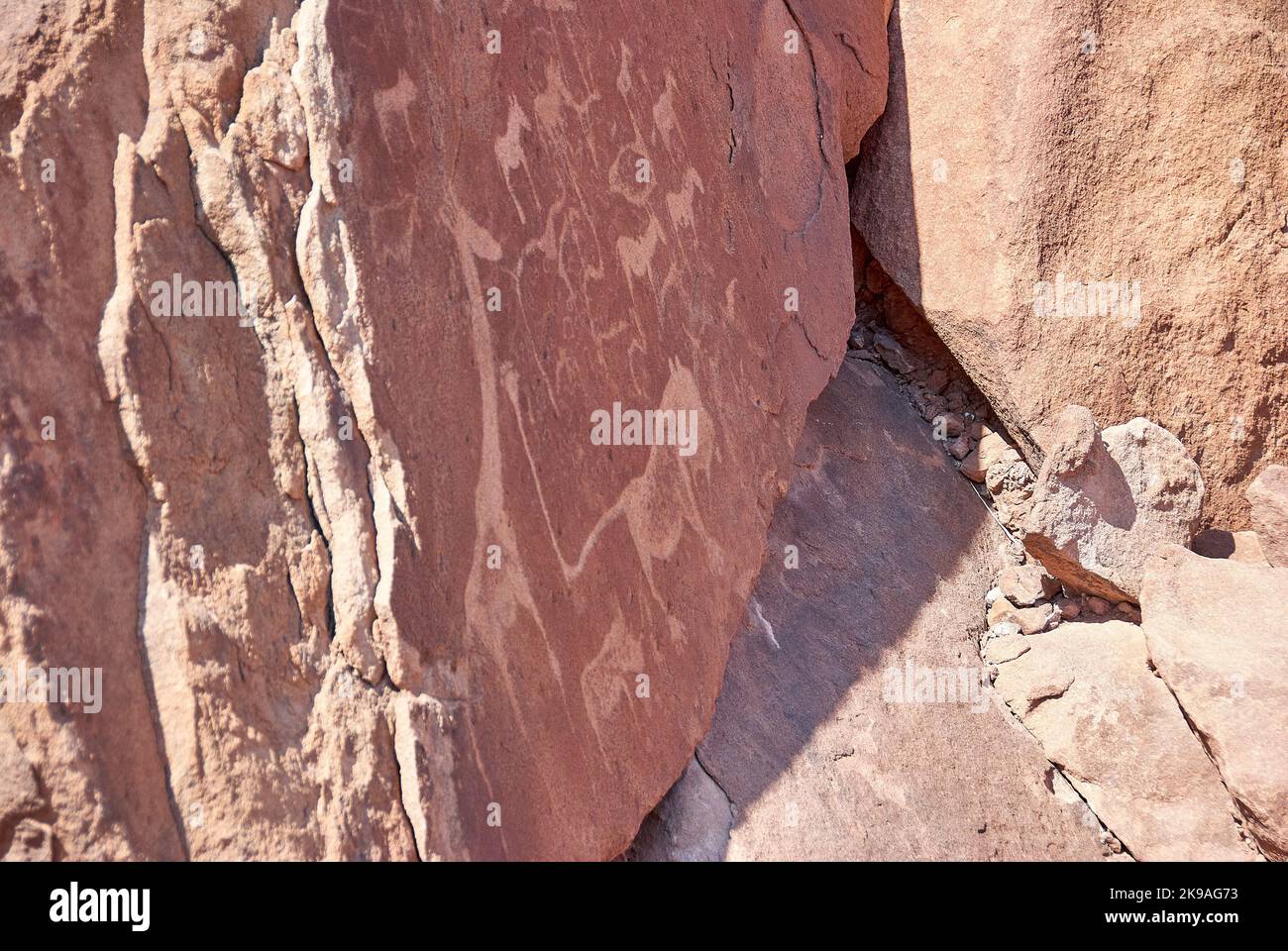 Twyfelfontein, Namibia - 07-16-2013: Felsgravuren sind ein UNESCO-Weltkulturerbe im Norden Namibias Stockfoto