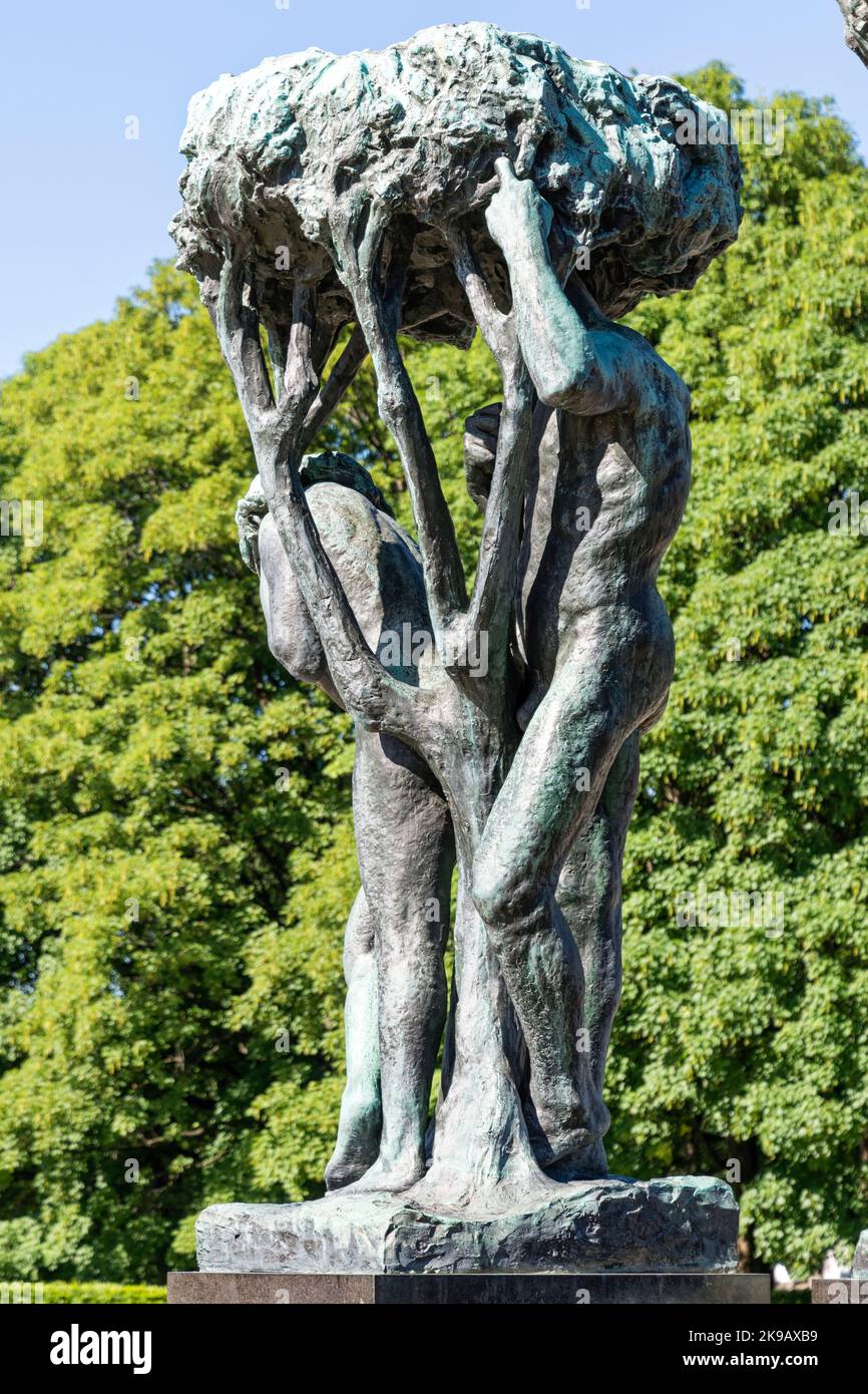 Baumgruppe, Teil des von Gustav Vigeland geschaffenen Brunnens, Vigeland Sculpture Park, Vigeland Installation, Vigelandpark, Frogner Park, Oslo, Norwegen Stockfoto