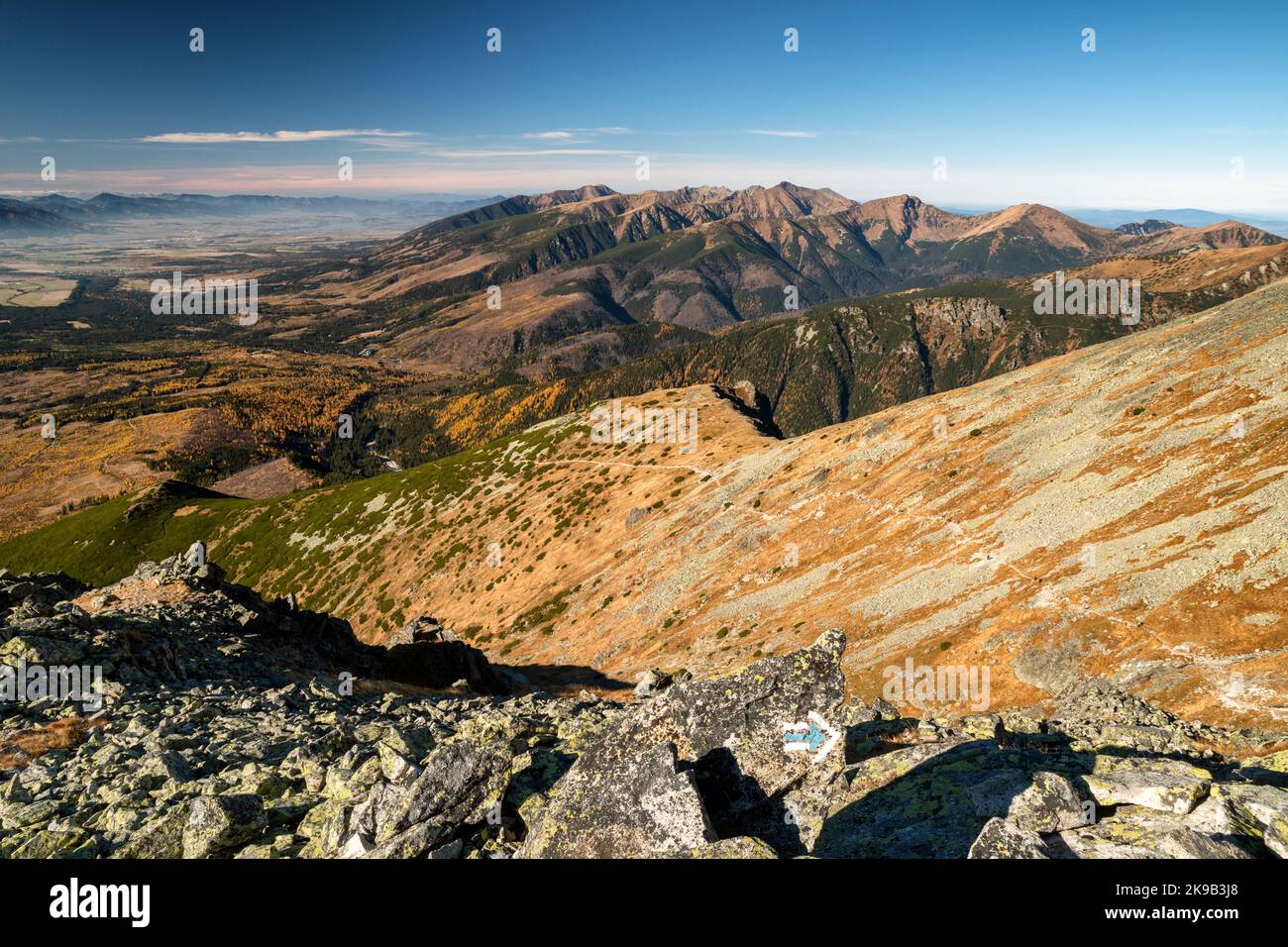 Wunderschöne Berglandschaft. Westliche Tatra in der Slowakei. Blick vom Gipfel Krivan in der Hohen Tatra Stockfoto