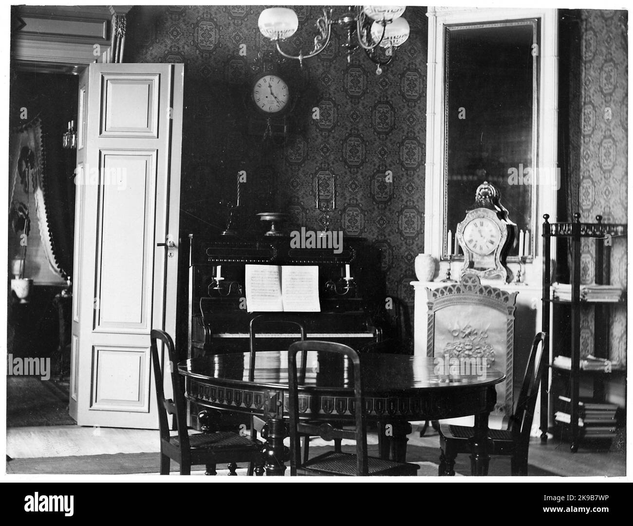Esszimmer in einer Wohnung, Stockholmer Hauptbahnhof. Stockfoto