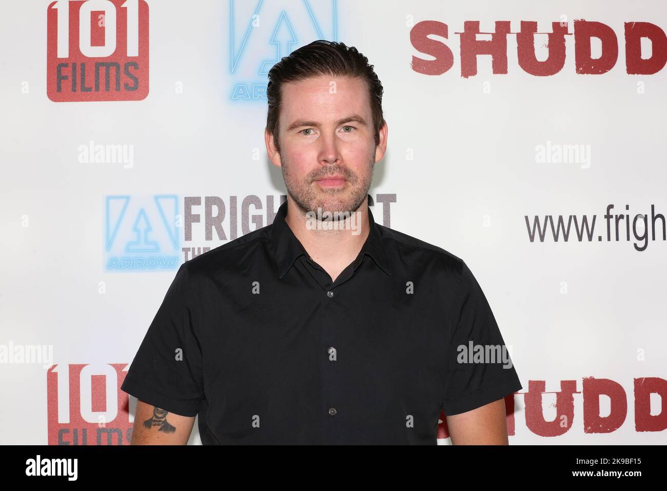 Der amerikanische Filmregisseur und Schauspieler Zach Cregger nimmt an der Premiere von „Barbarian“ beim Arrow FrightFest Teil, das am Cineworld Leicester Square in London stattfindet. Er wa Stockfoto