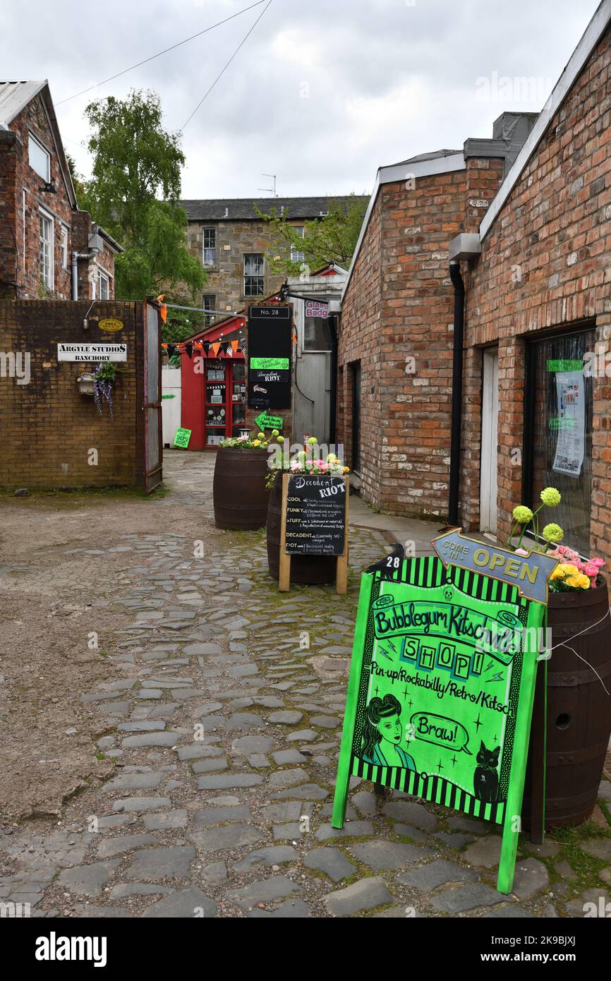 The Hidden Lane and the Hive ist eine Gemeinschaft von über 100 Studios, die hinter der Argyle Street, Glasgow, Schottland, versteckt sind, wo Künstler und kleine Handwerksbetriebe tätig sind Stockfoto