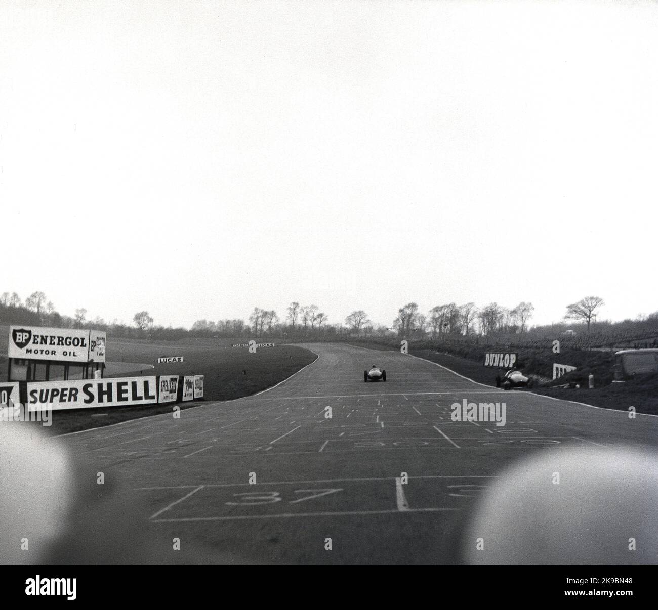 1959, historisch, Cooper's Racing School, Brands Hatch, Kent, England, Großbritannien, Rennwagen auf Kurs, gerade runter Stockfoto