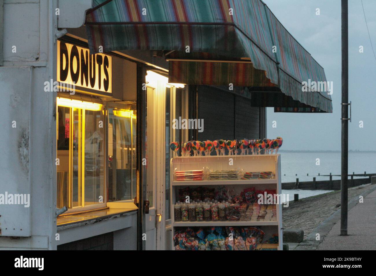 Gilbies Strandcafe, 2016, Café, Snacks, Fast-Food-Kiosk. Southend on Sea, Großbritannien Stockfoto