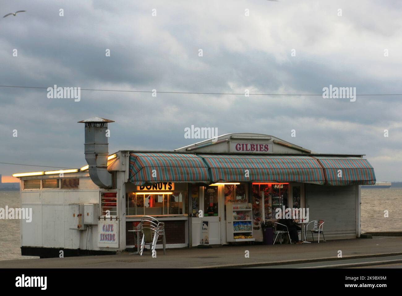 Gilbies Strandcafe, 2016, Café, Snacks, Fast-Food-Kiosk. Southend on Sea, Großbritannien Stockfoto