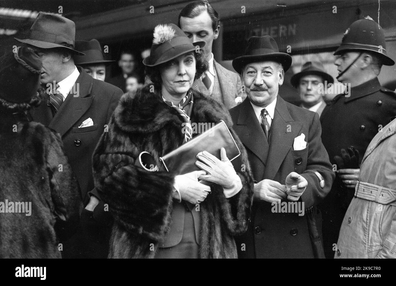 Die amerikanische Schauspielerin Zasu Pitts bei der Ankunft in Waterloo Station, London 1938 Stockfoto