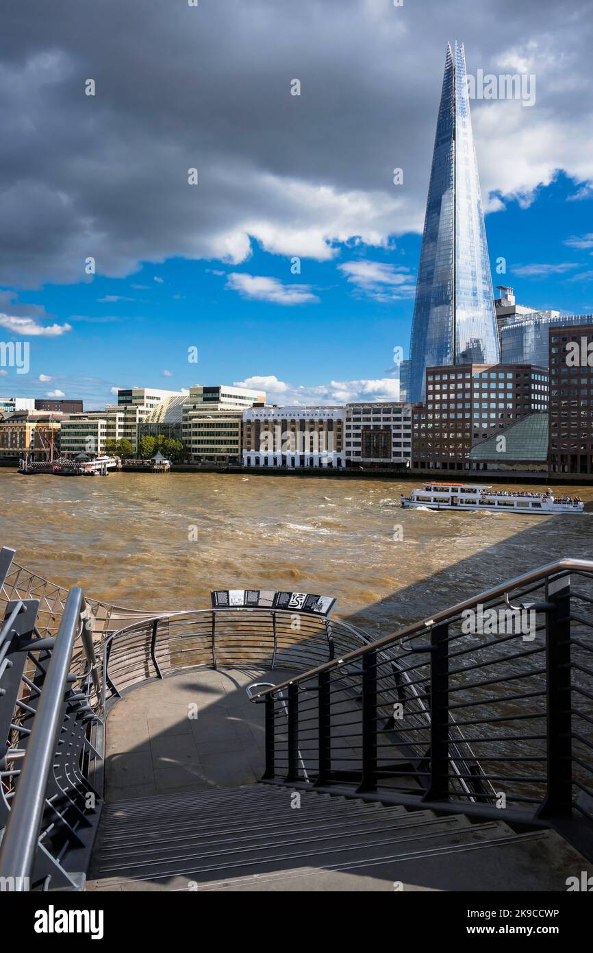 Die Treppe und der Scherbe in London City, London, Großbritannien Stockfoto