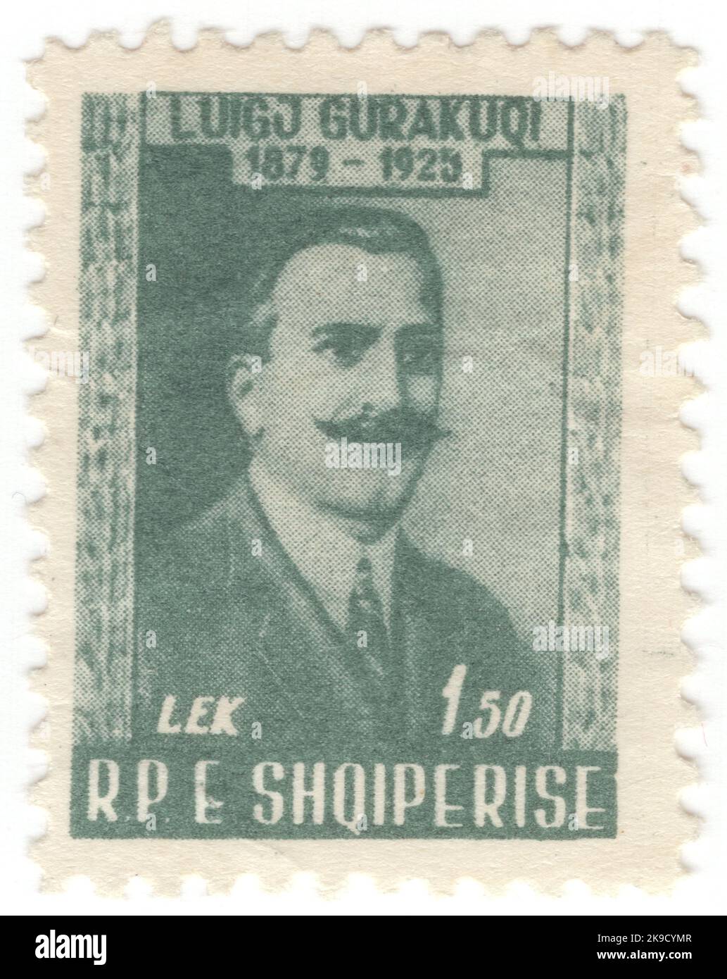 ALBANIEN - 1958. April 15: Eine dunkelgrüne Briefmarke mit 1,50 Lecks, die das Porträt von Luigi Gurakuqi (Louis Gurakuchi) zeigt. Er war ein albanischer Schriftsteller, politisch Stockfoto