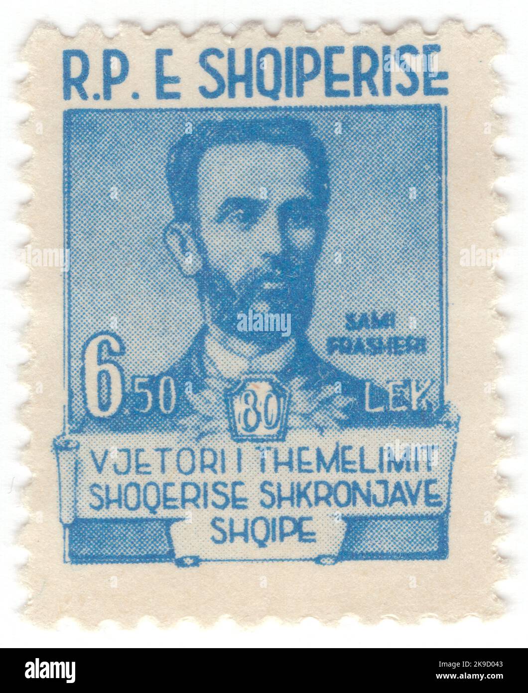 ALBANIEN - 1960. Mai 5: Eine blaue Briefmarke von 6,50 Leks, die das Porträt von Sami Frasscheri zeigt, war ein osmanischer albanischer Schriftsteller, Philosoph und Dramatiker Stockfoto