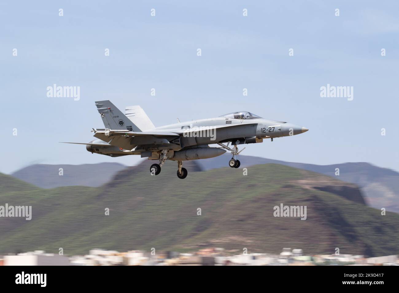 Die Hornets der spanischen Luftwaffe landen während der SIRIO 22-Übung auf dem Luftwaffenstützpunkt Gando. Stockfoto