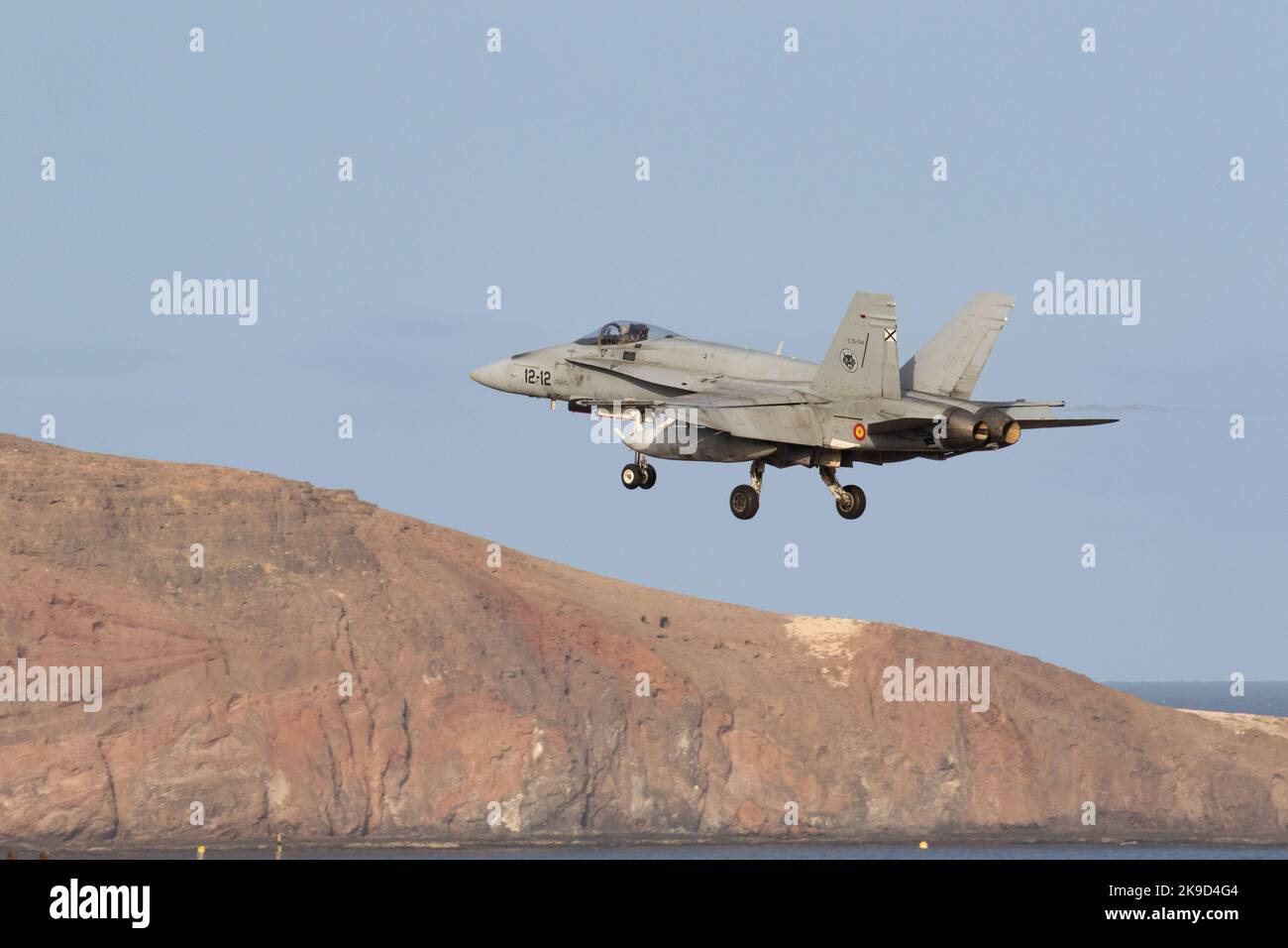 Die Hornets der spanischen Luftwaffe landen während der SIRIO 22-Übung auf dem Luftwaffenstützpunkt Gando. Stockfoto
