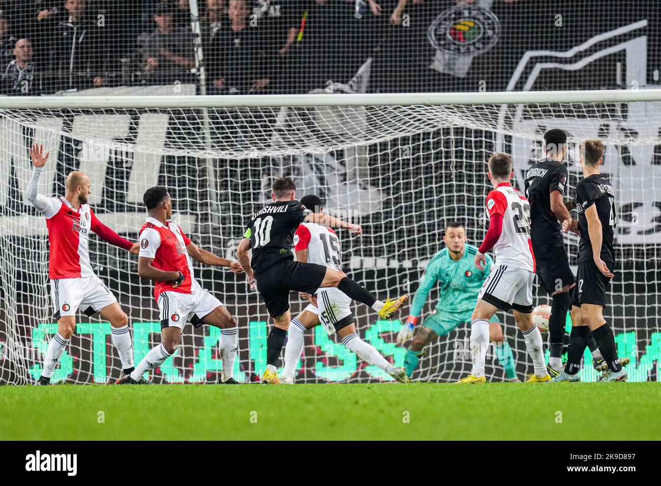 Graz - Otar Kiteishvili von Strum Graz erhält die 1-0 während des Spiels zwischen SK Sturm Graz gegen Feyenoord im Stadion Graz-Liebenau am 27. Oktober 2022 in Graz, Österreich. (Box to Box Pictures/Yannick Verhoeven) Credit: Box to Box pictures/Alamy Live News Stockfoto