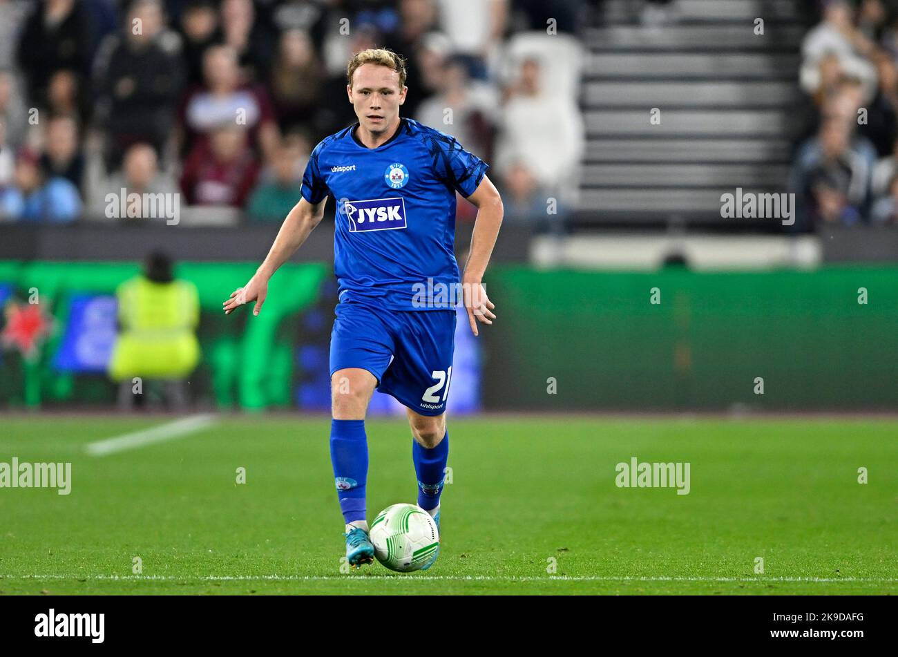 London, Großbritannien. 27. Oktober 2022. Anders Klynge (Silkeborg) während des West Ham gegen Silkeborg IF-Spiel der UEFA Europa Conference League im London Stadium Stratford. Quelle: MARTIN DALTON/Alamy Live News Stockfoto