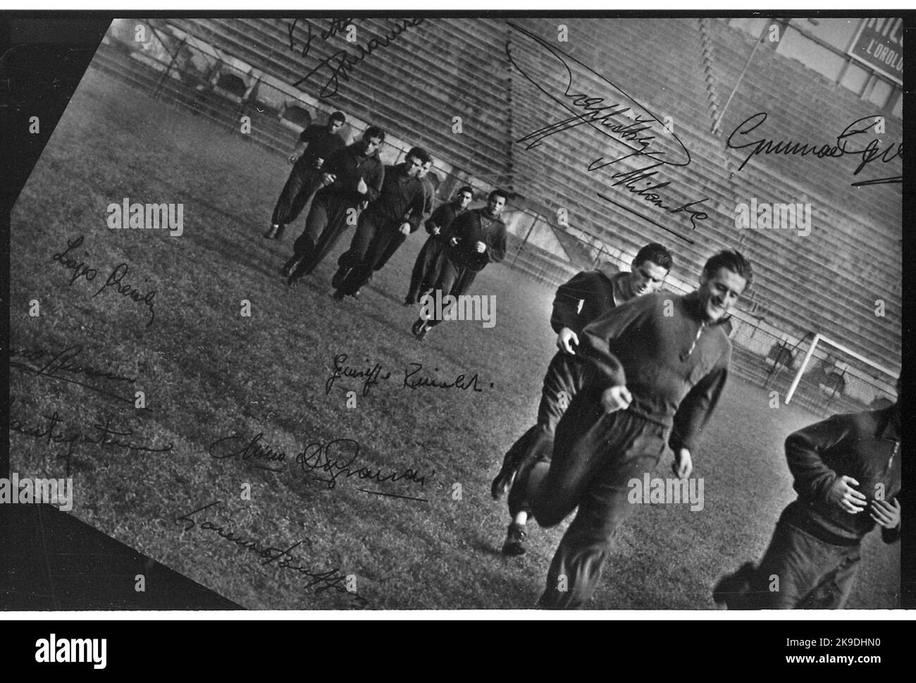 Die italienische Fußballmannschaft wärmt sich auf. Stockfoto