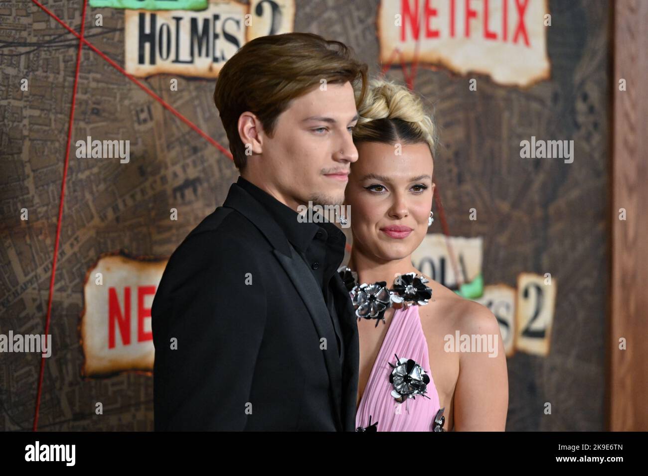 Jake Bongiovi und Millie Bobby Brown Stockfoto