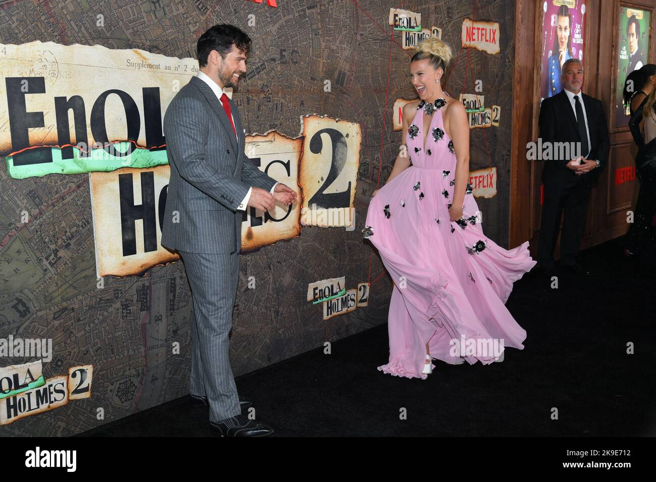 Henry Cavill und Millie Bobby Brown Stockfoto