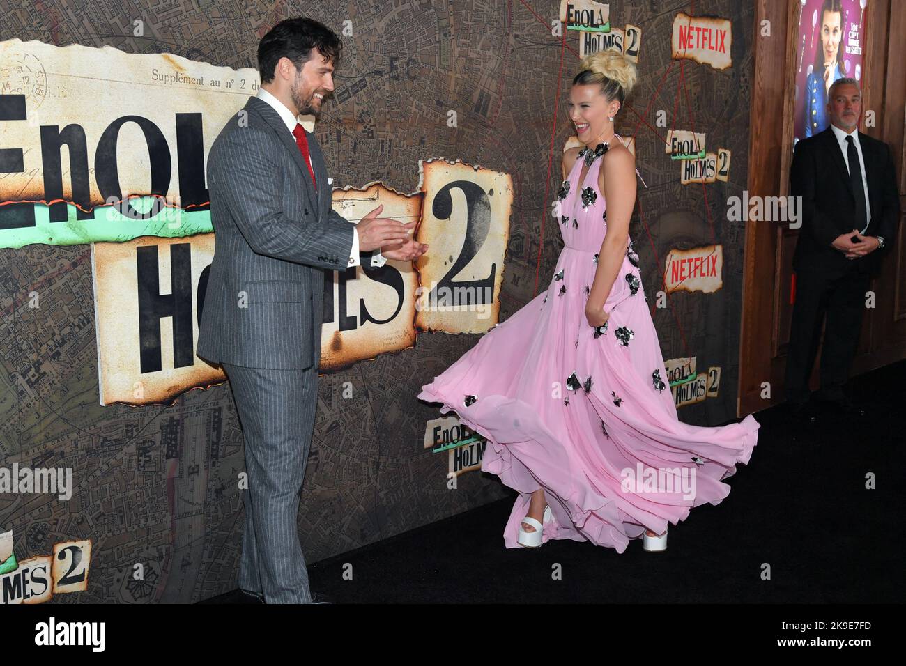 Henry Cavill und Millie Bobby Brown Stockfoto