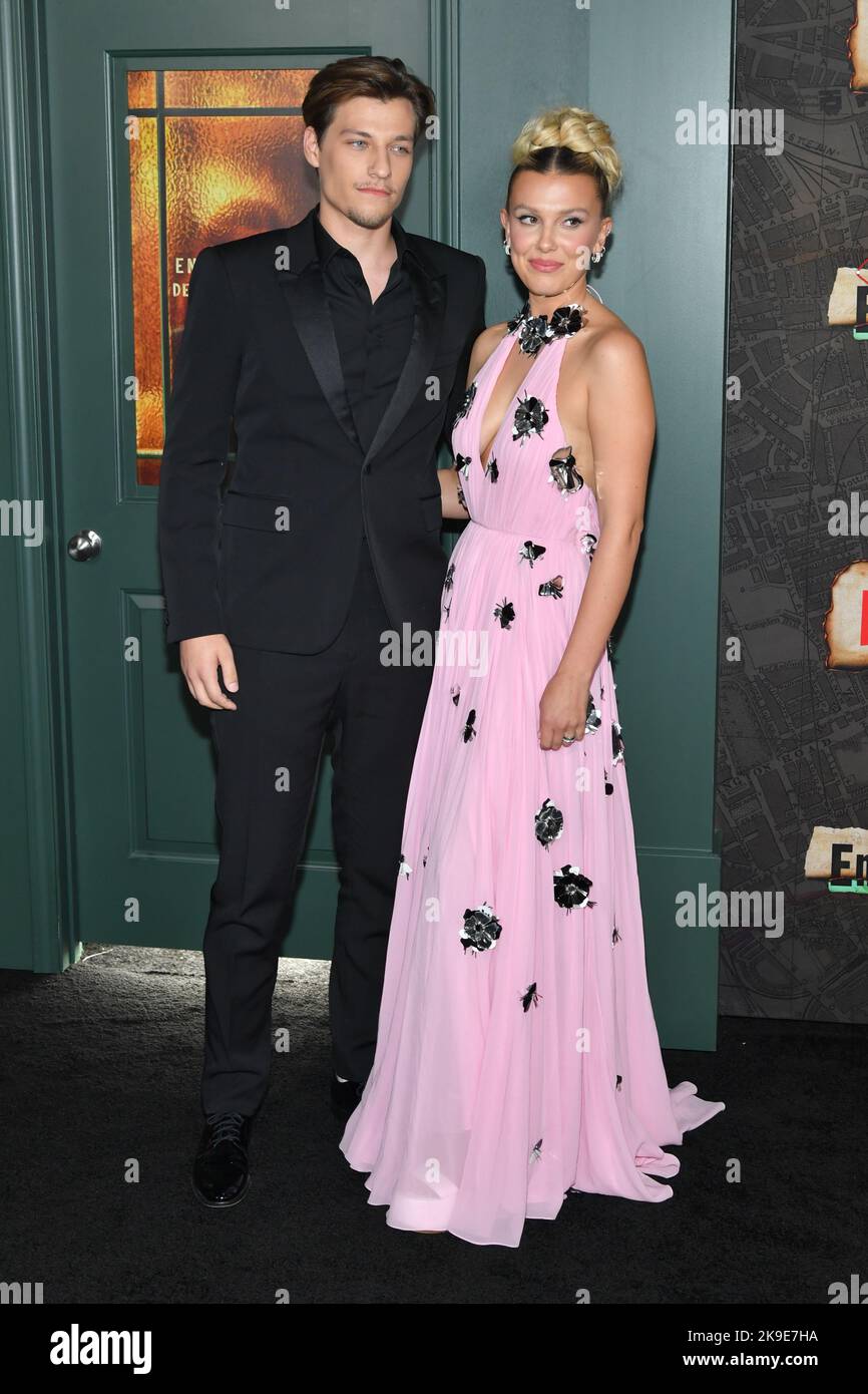 Jake Bongiovi und Millie Bobby Brown Stockfoto