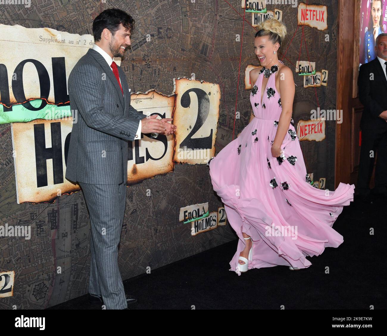 Henry Cavill und Millie Bobby Brown Stockfoto