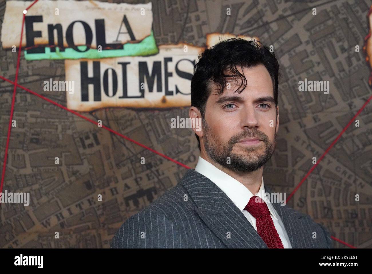 New York, NY, USA. 27. Oktober 2022. Henry Cavill bei der Premiere VON ENOLA HOLMES 2 im Pariser Theater, New York, NY, 27. Oktober 2022. Kredit: Kristin Callahan/Everett Collection/Alamy Live Nachrichten Stockfoto