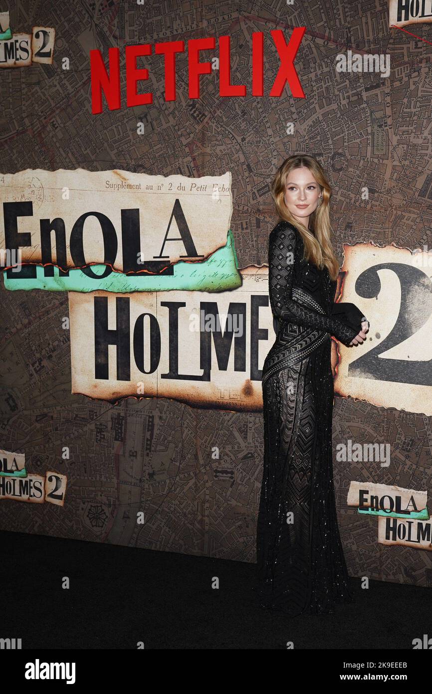 New York, NY, USA. 27. Oktober 2022. Hannah Dodd bei der Premiere VON ENOLA HOLMES 2 im Pariser Theater, New York, NY, 27. Oktober 2022. Kredit: Kristin Callahan/Everett Collection/Alamy Live Nachrichten Stockfoto