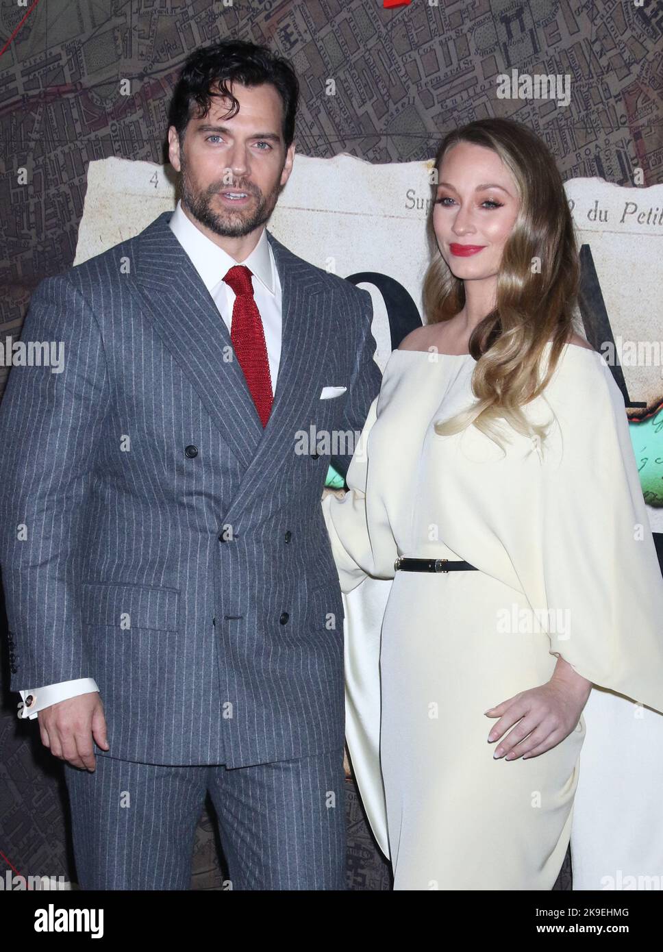 New York, NY, USA. 27. Oktober 2022. Henry Cavill bei der Weltpremiere von Netflix's Enola Holmes 2 am 27. Oktober 2022 im Pariser Theater in New York City. Quelle: Rw/Media Punch/Alamy Live News Stockfoto