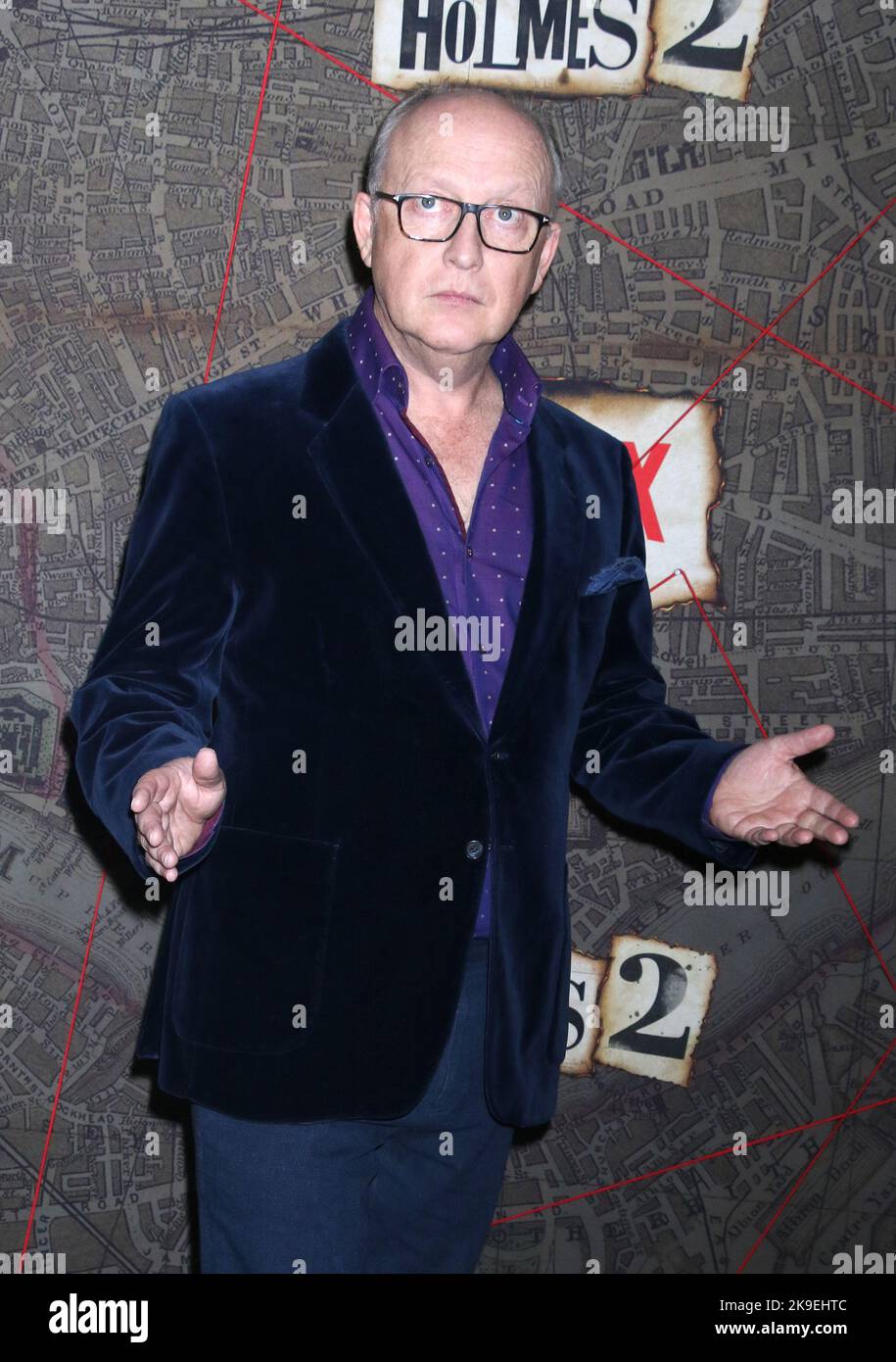 New York, NY, USA. 27. Oktober 2022. Harry Bradbeer bei der Weltpremiere von Netflix's Enola Holmes 2 im Pariser Theater am 27. Oktober 2022 in New York City. Quelle: Rw/Media Punch/Alamy Live News Stockfoto