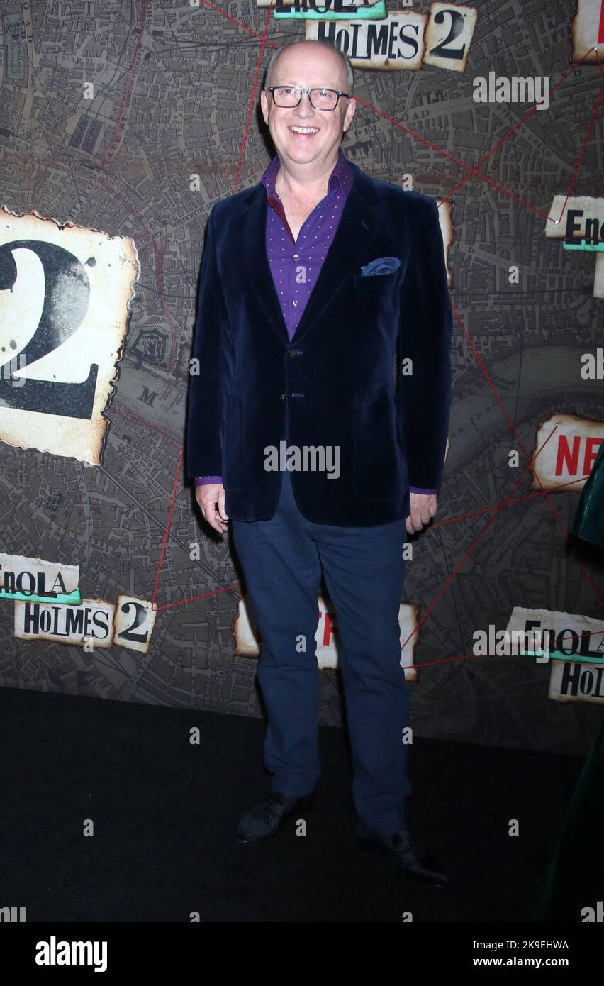New York, NY, USA. 27. Oktober 2022. Harry Bradbeer bei der Weltpremiere von Netflix's Enola Holmes 2 im Pariser Theater am 27. Oktober 2022 in New York City. Quelle: Rw/Media Punch/Alamy Live News Stockfoto