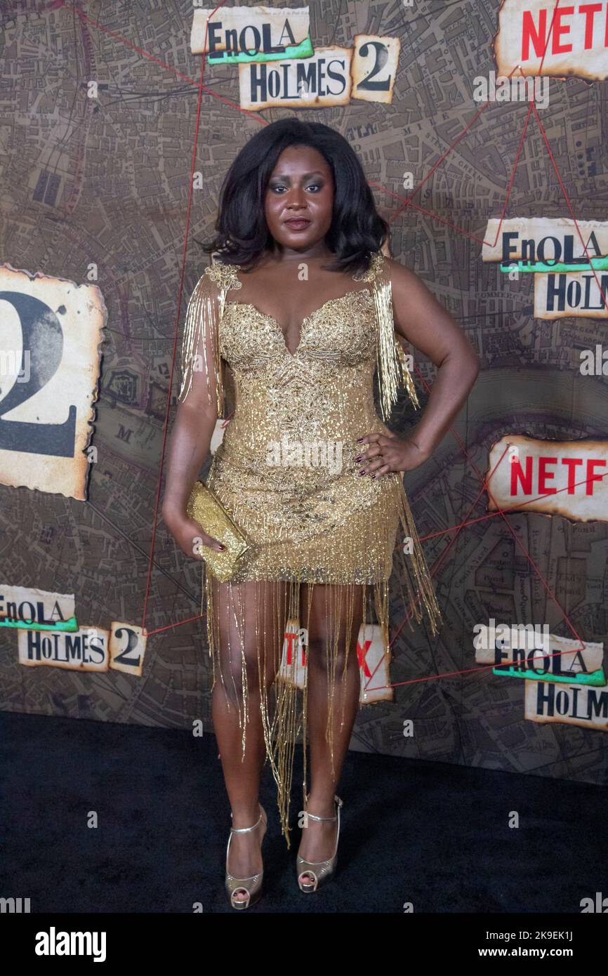 New York, USA . 27. Oktober 2022. NEW YORK, NEW YORK - 27. OKTOBER: Susan Wokoma nimmt am 27. Oktober 2022 in New York City an Netflix's "Enola Holmes 2"-Uraufführung im Pariser Theater Teil. Kredit: Ron Adar/Alamy Live Nachrichten Stockfoto