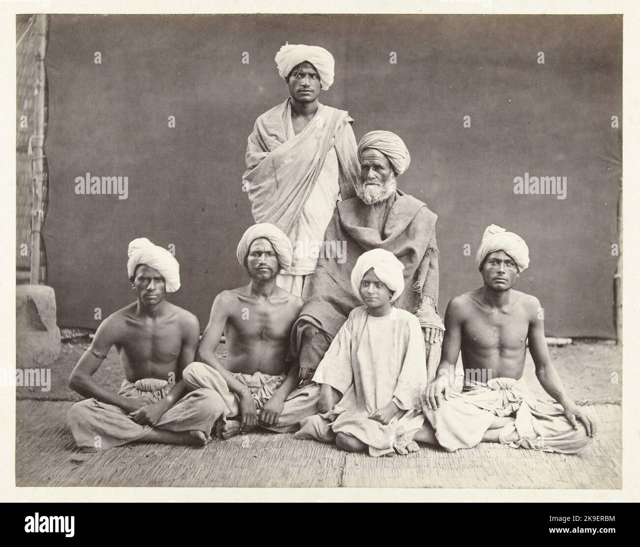 Portrait von Six Indian Men - Bootslui, Indien - Cashmerian Boatters Stockfoto