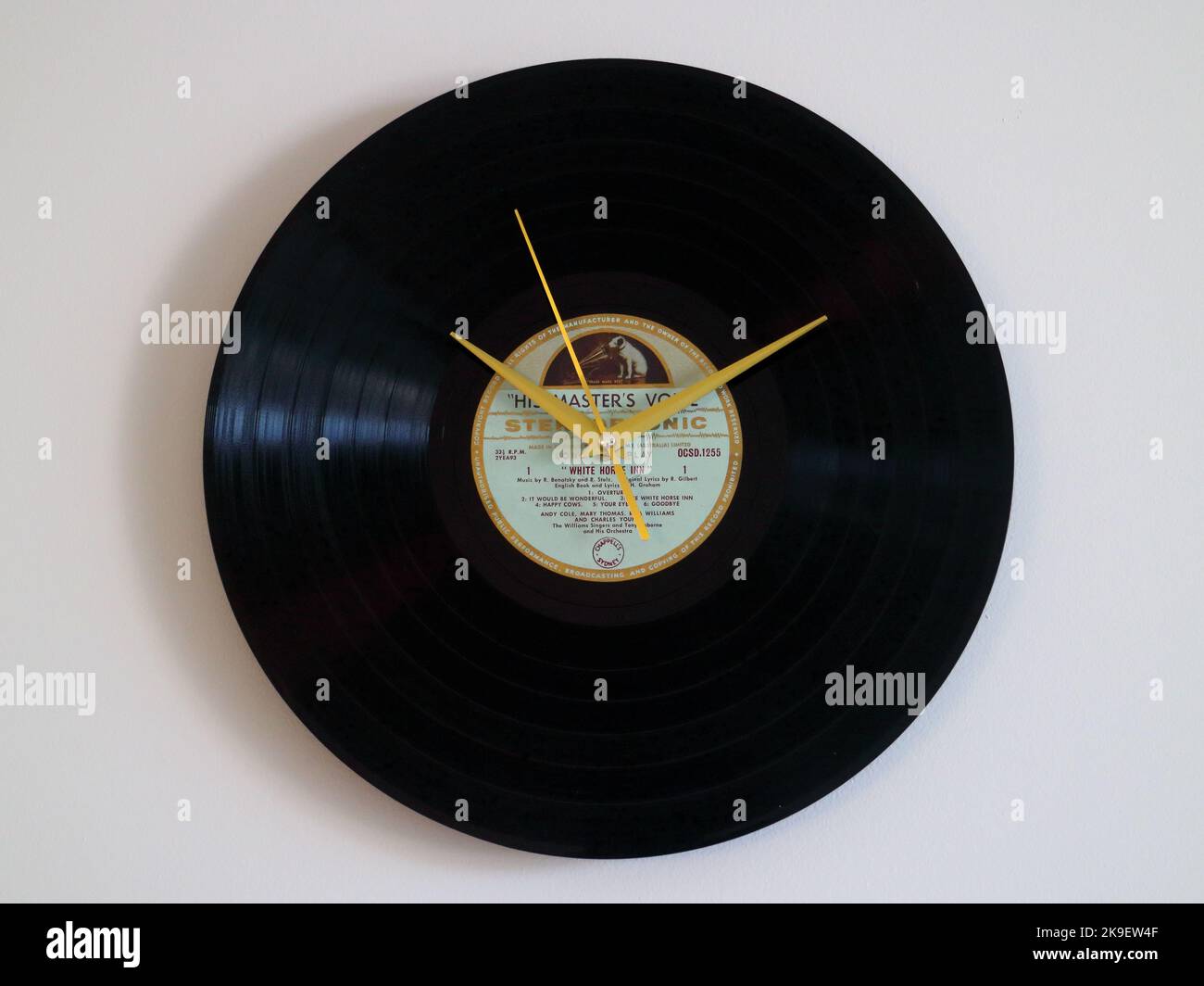 Schallplattenalbum LP Wanduhr Stockfoto
