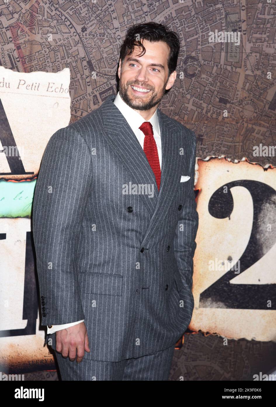 New York, USA. 27. Oktober 2022. Henry Cavill bei der Netflix Enola Holmes 2 Premiere am 27. Oktober 2022 im Pariser Theater in New York City, NY, USA. Foto von MM/ABACAPRESS.COM Quelle: Abaca Press/Alamy Live News Stockfoto