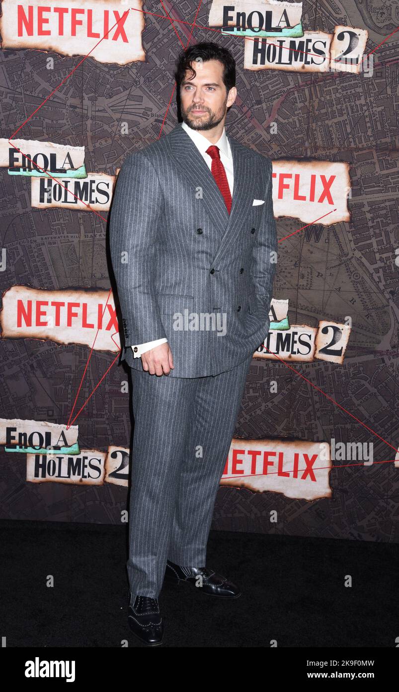 New York, USA. 27. Oktober 2022. Henry Cavill bei der Netflix Enola Holmes 2 Premiere am 27. Oktober 2022 im Pariser Theater in New York City, NY, USA. Foto von MM/ABACAPRESS.COM Quelle: Abaca Press/Alamy Live News Stockfoto