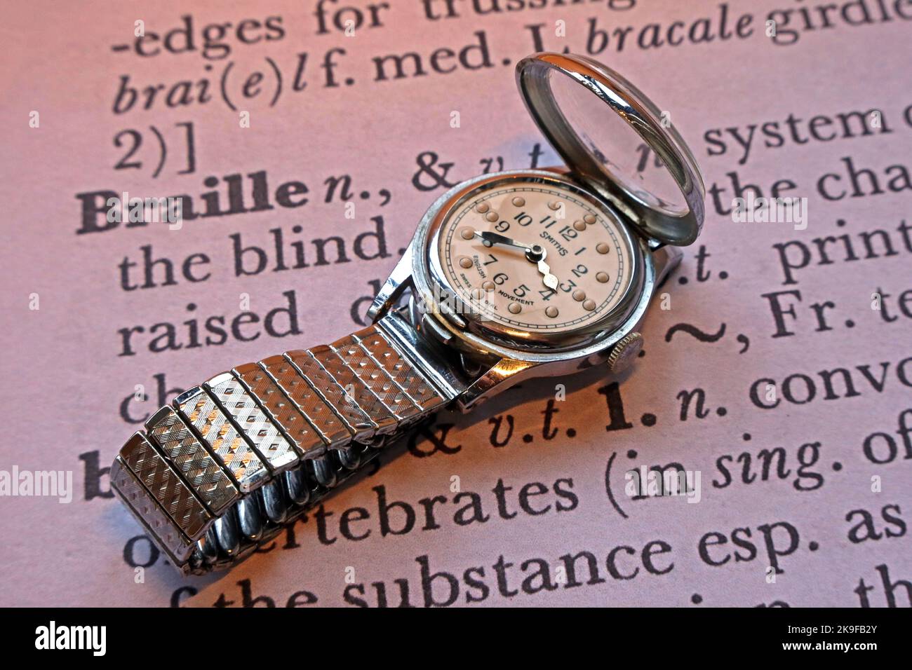Smiths Englisch machte Bewegung, Braille-Uhr für blinde Verwendung RNIB, Schweizer Zifferblatt Stockfoto