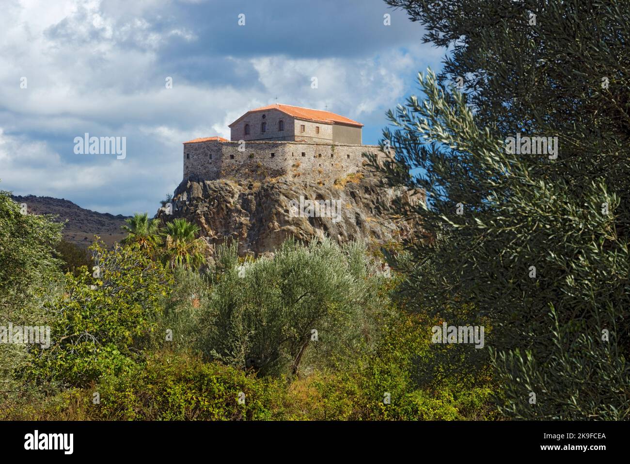 Die Kirche unserer Lieben Frau vom süßen Kuss (glykfylousa panagia) Petra, Lesbos, Nördliche Ägäische Inseln, Griechenland. Stockfoto