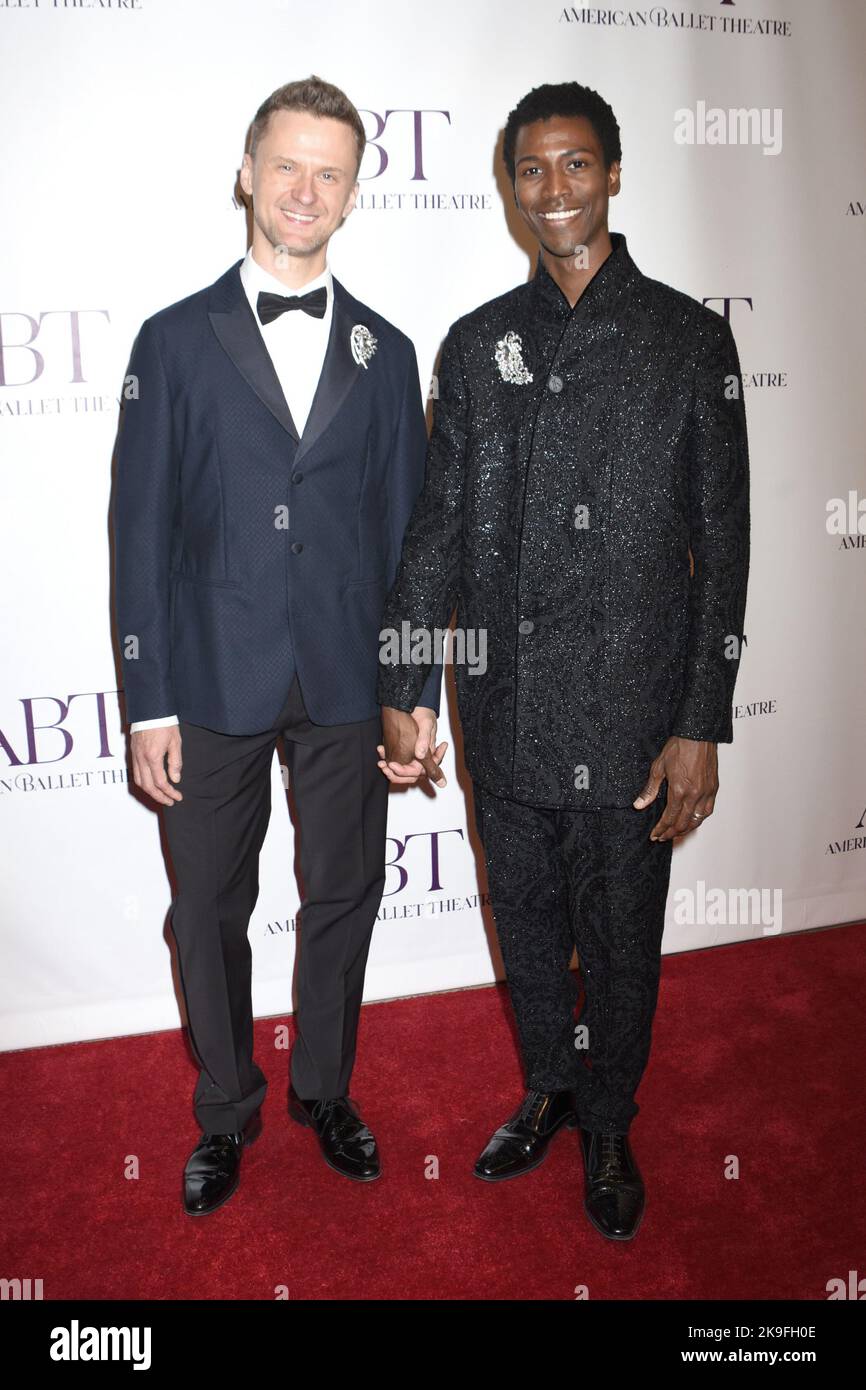 27. Oktober 2022 - New York, New York - Jacek Mysinski, Calvin Royal III bei der Herbstgala des American Ballet Theatre im David H. Koch Theatre im Lincoln Center. (Bild: © Ylmj/AdMedia über ZUMA Press Wire) Stockfoto