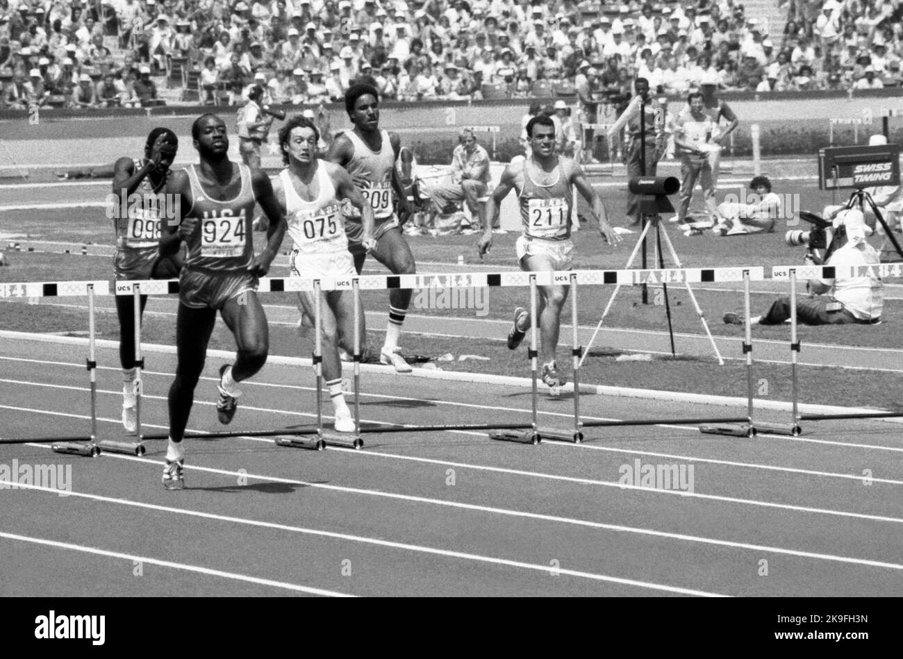 OLYMPISCHES SUMMERGAMES IN LOS ANGELES USA 1984Edwin Moses USA 400m Hürdengoldmedaillengewinnerin Wina Heat Stockfoto
